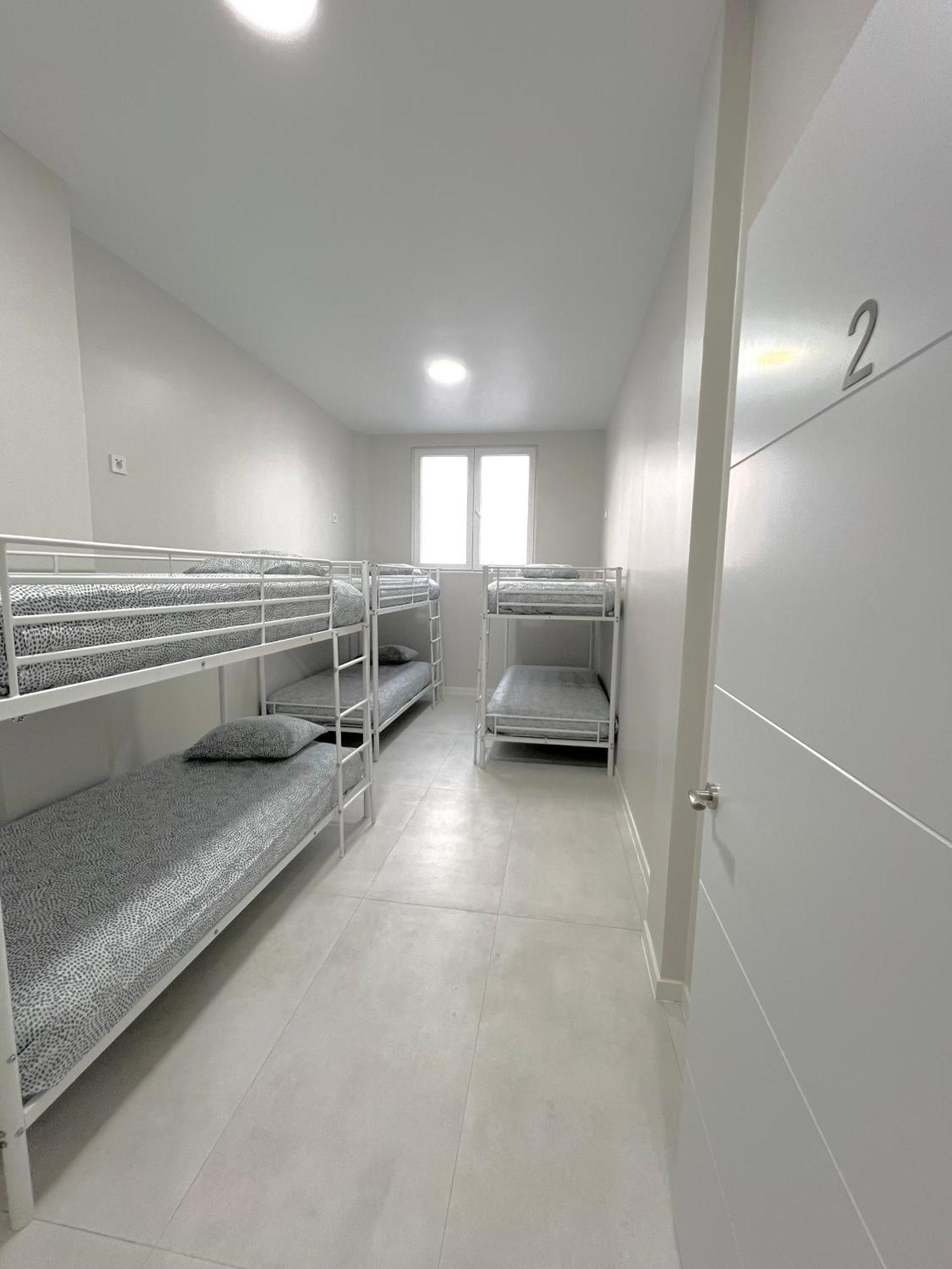 Hostel Oasis Madrid Exterior photo